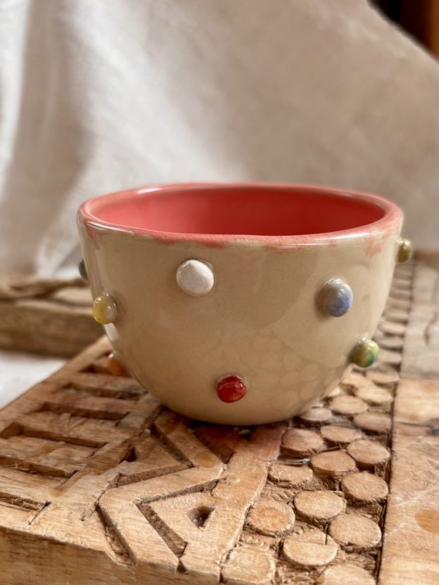 Ručne robená keramická šálka guličky | 200 ml