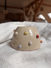 Ručne robená keramická šálka guličky | 200 ml