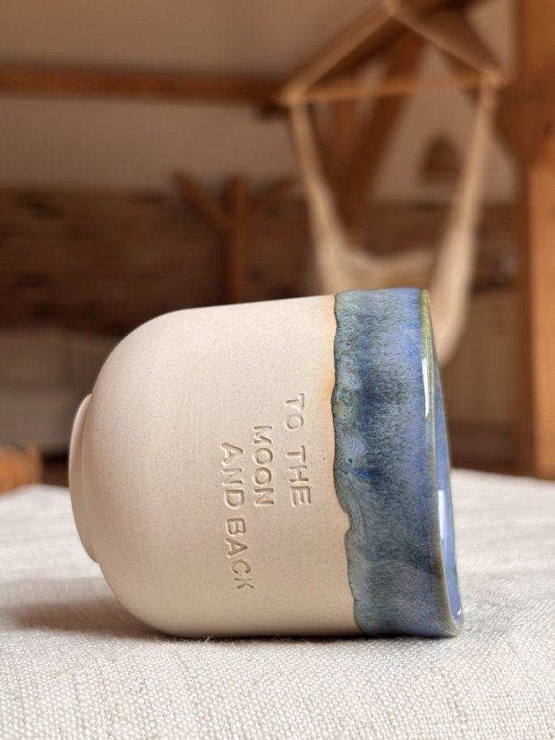 Ručne robená keramická šálka to the moon and back | 180 ml