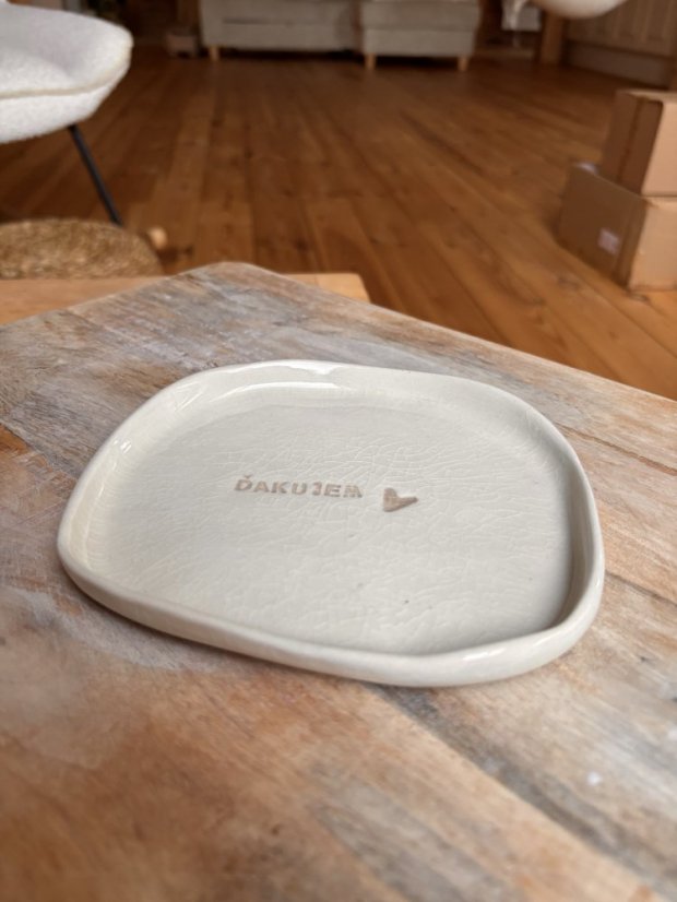 Ručne robený dezertný tanierik „Ďakujem ❤️ “ ø 14 cm